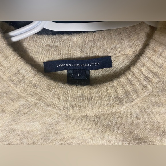 Stylish Sweater for Everyday - Picture 2 of 3